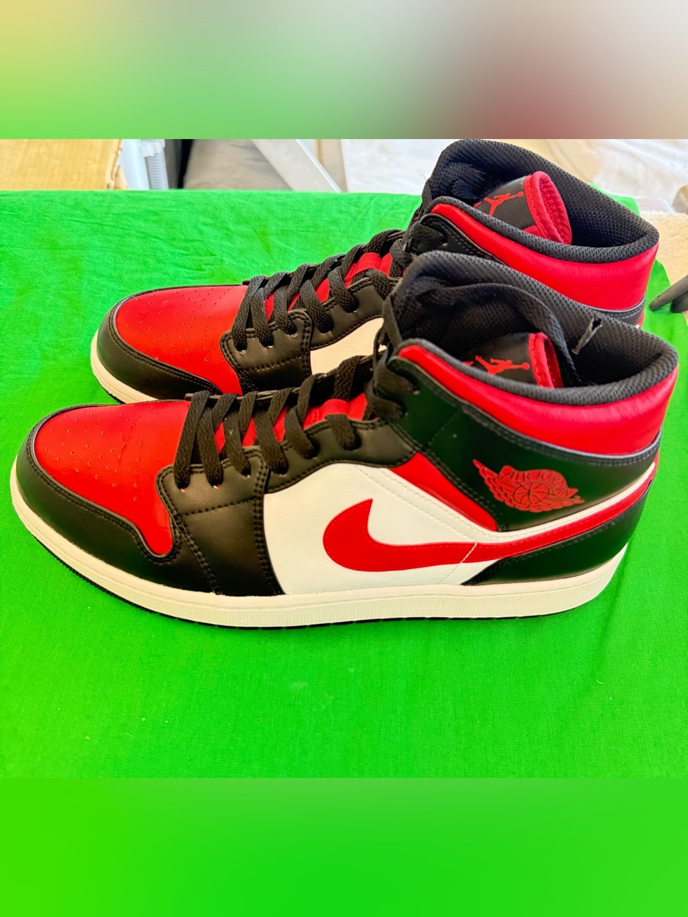 “SIZE 12 MENS “ Jordan 1 Mid white Black Red